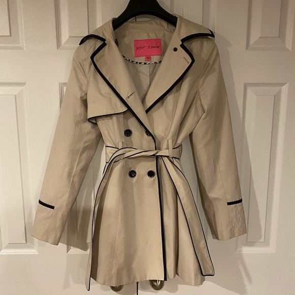 Betsey Johnson Rain Coat - Picture 1 of 3